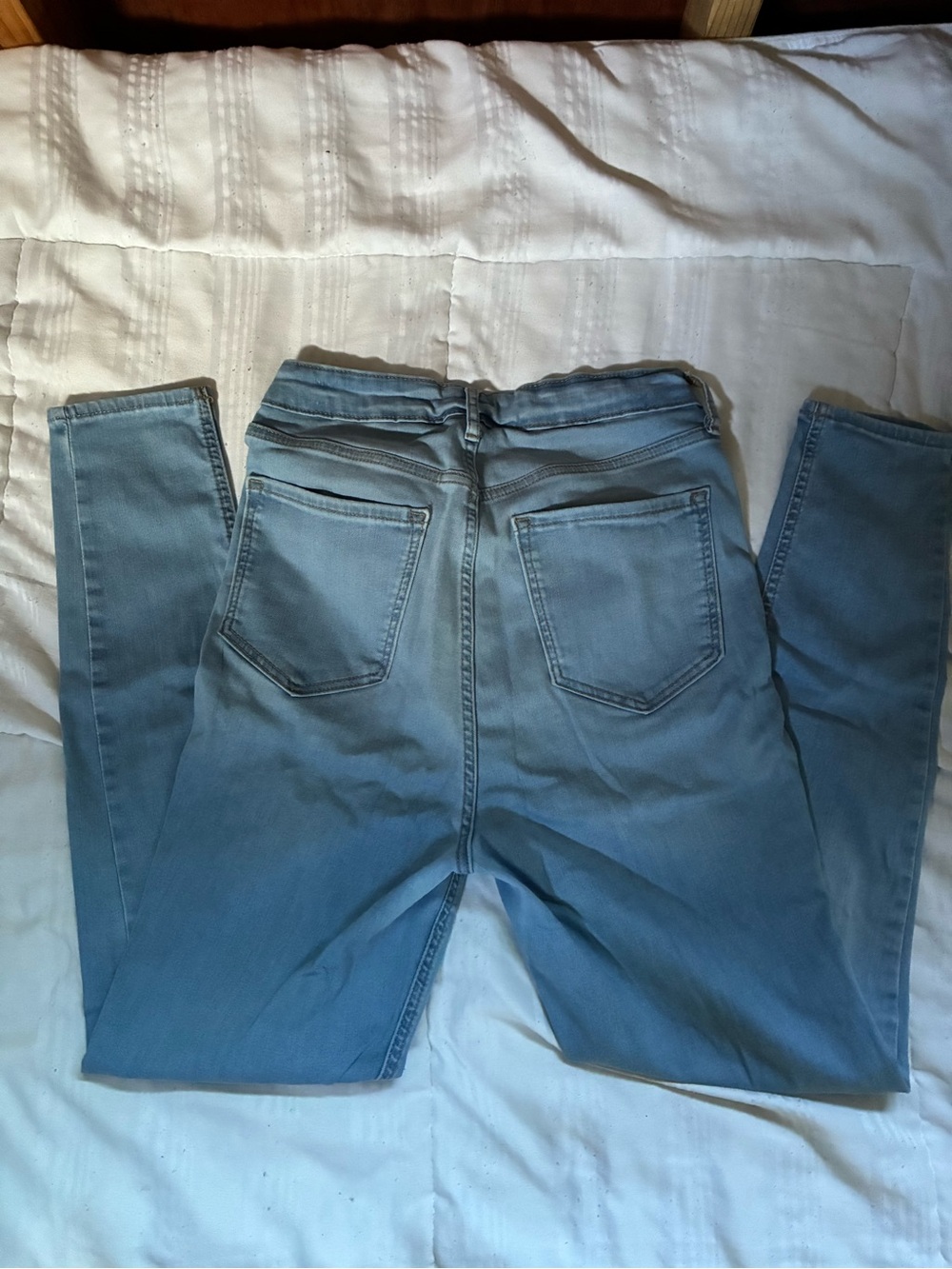 Old Navy High-Rise Light Wash Jeans - Back Pocket Detail